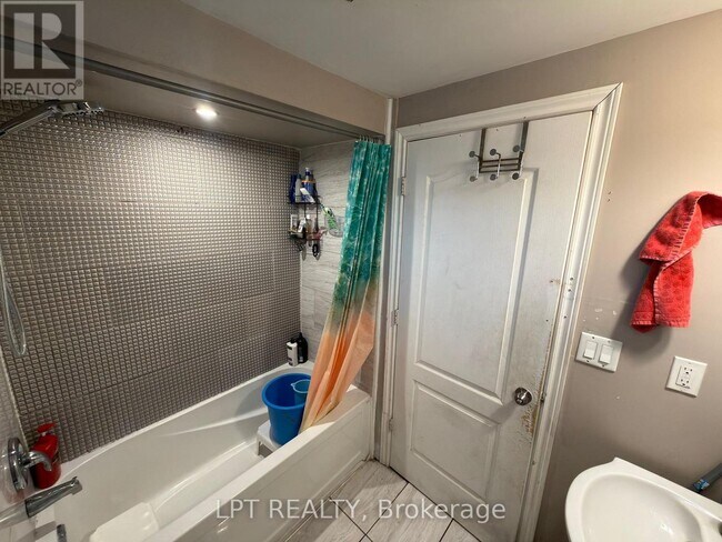 Photo - 31 Denali Cres