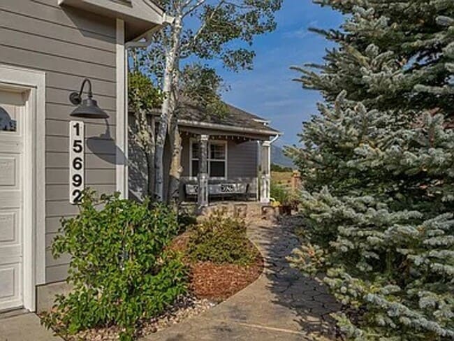 Photo - 15692 Paiute Cir