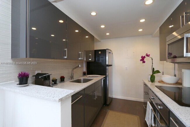 Photo - 1670 Bay Rd Unit 6a