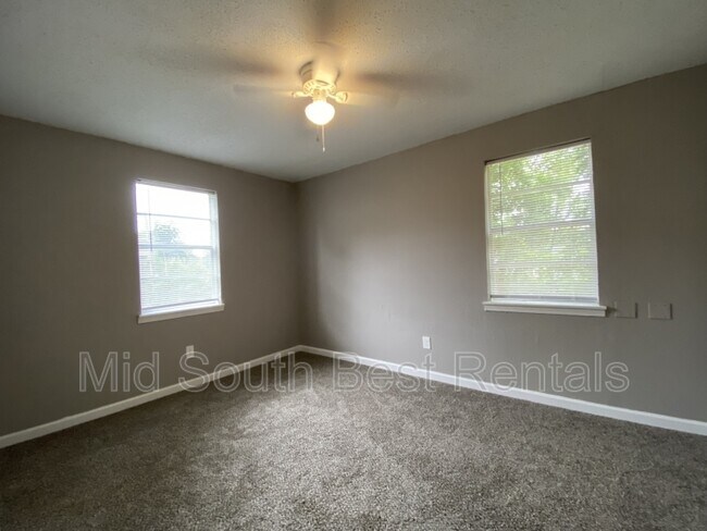 Photo - 29 W Gage Ave