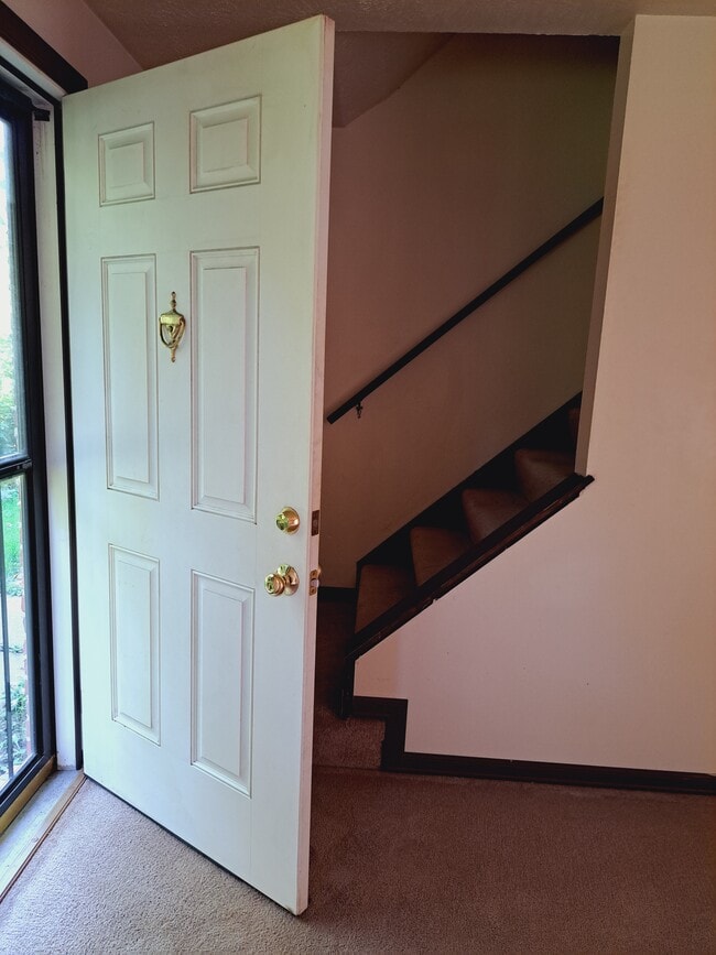 puerta principal - 408 Brierly Ln