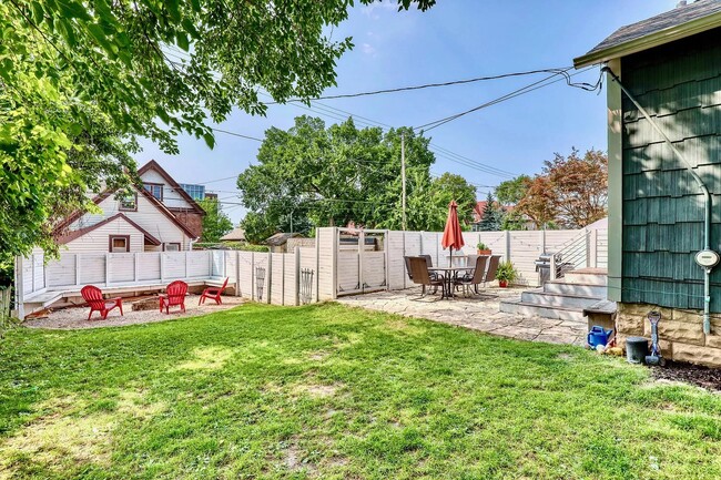 Photo - 1621 N Van Buren St