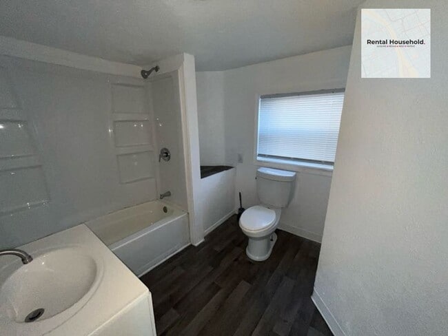 Photo - Adorable & Spacious 3 Bedroom Property-Toledo Ohio