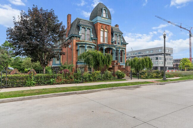 Photo - 291 Edmund Pl Unit 3