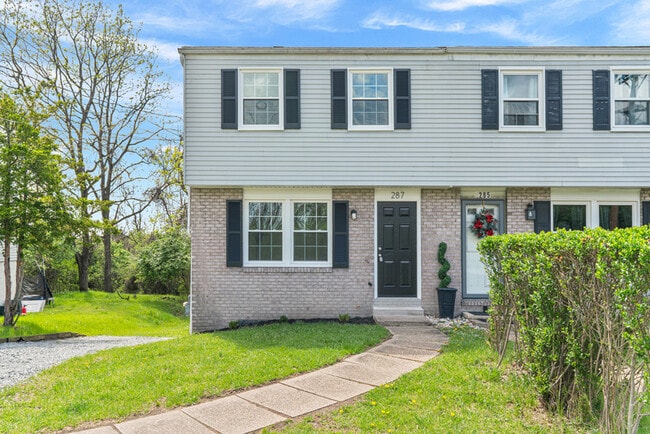 Building Photo - 287 Palma St