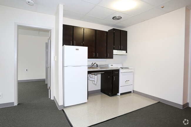 Kitchen - Linwood Manor
