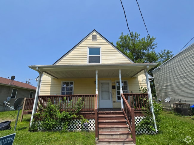 Building Photo - 1302 N 28th St Rental