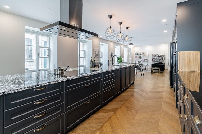 Building Photo - 16 Rue Couillard Unit 101