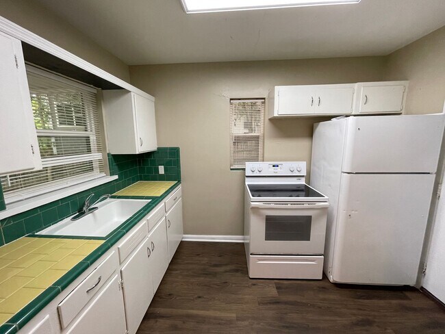 Photo - 2 Bedroom Condo Near FSU