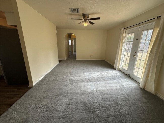 Photo - 204 Thompson St