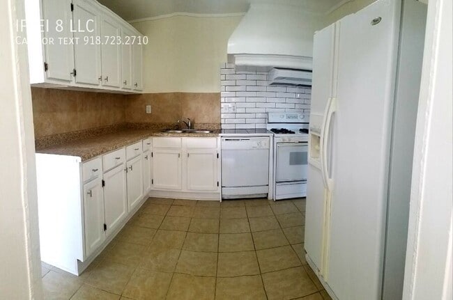 Photo - 2865 E Admiral Pl