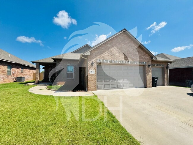 Photo - 924 N Creek Dr Apartment