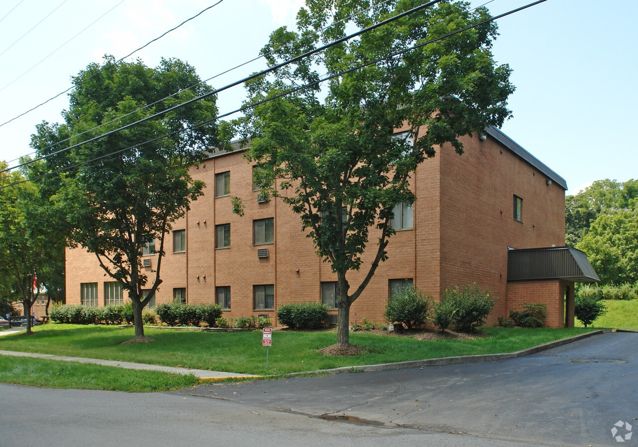 Photo - Tabor Towers