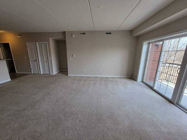 Photo - 3501 Wellington Ct Unidad 409