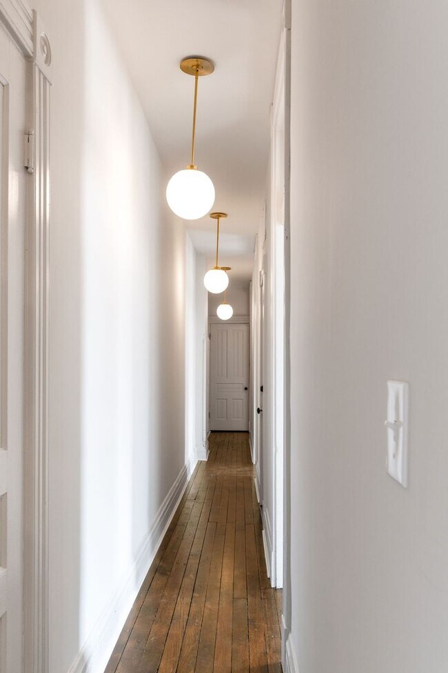 Photo - Large One Bedroom Unit 828-3B