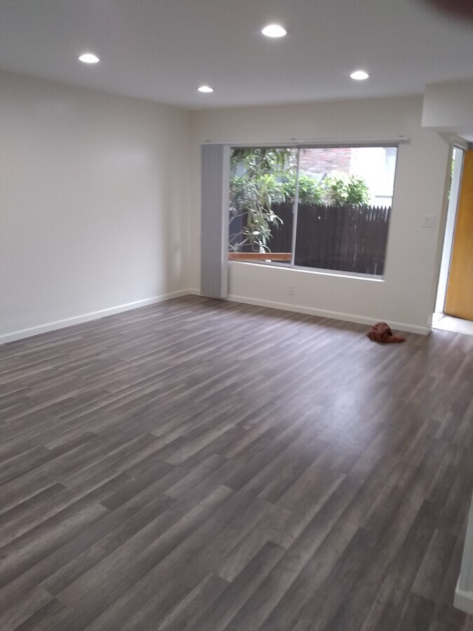 Photo - 512 N Louise St Unit #6 A