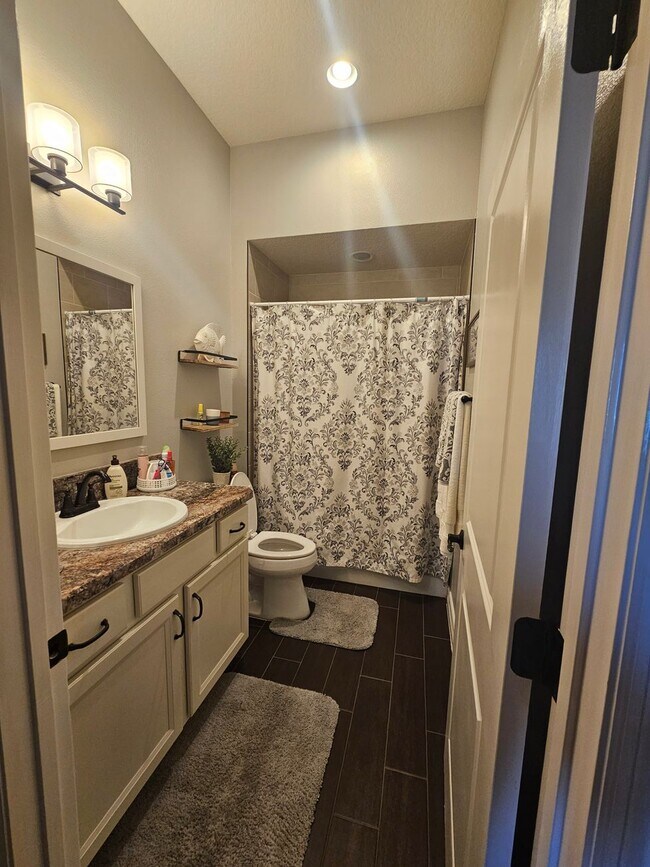 Photo - 5849 Seymour Ave