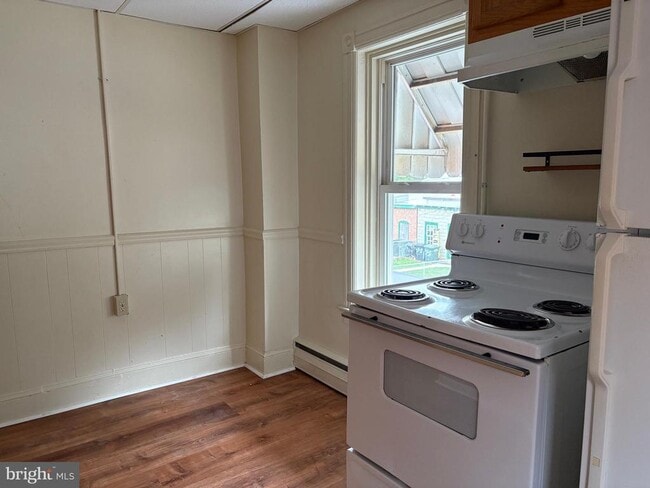 Photo - 114 Strode Ave