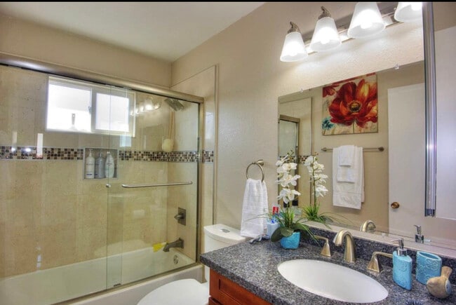 Photo - 806 Coyote St