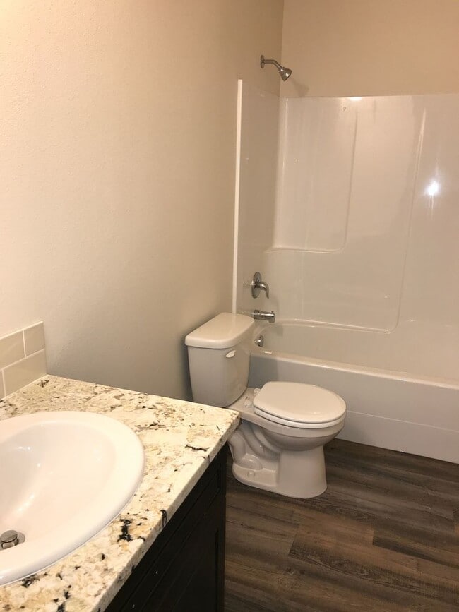 Photo - December Rent FREE w/ 12m Lease! Newer Construction Duplex!!