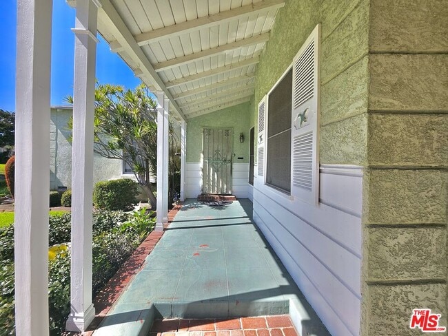 Photo - 2211 W 78th Pl