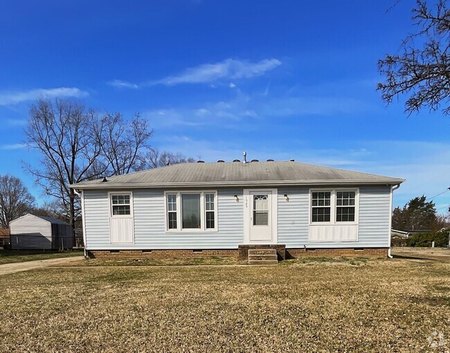 Building Photo - 3 BR Ranch with spacious yard in Greensboro! Rental