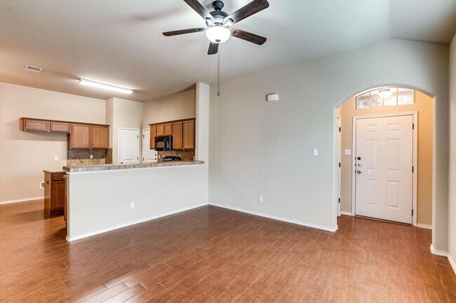 Photo - 1124 Brendon Lee Lane