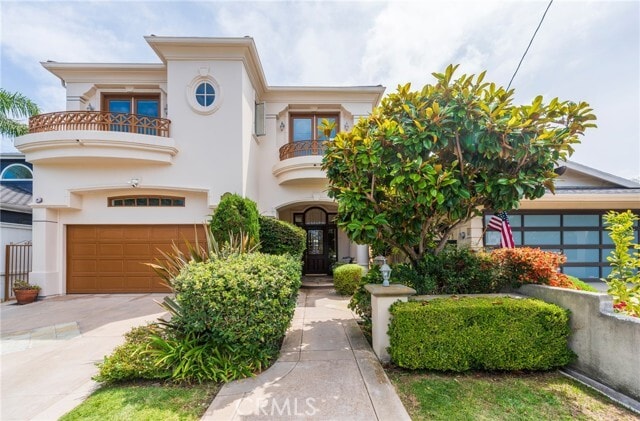 Photo - 1300 Elm Ave
