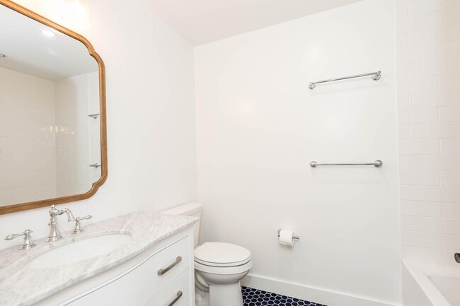 Photo - 539 Portsmouth Ave