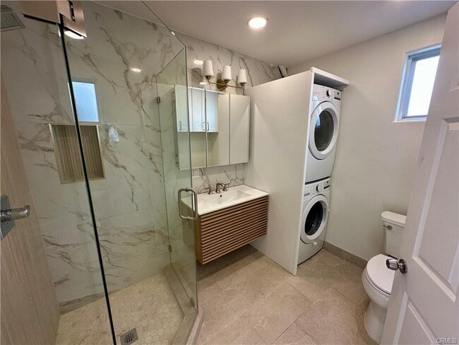 Photo - 934 Manhattan Ave