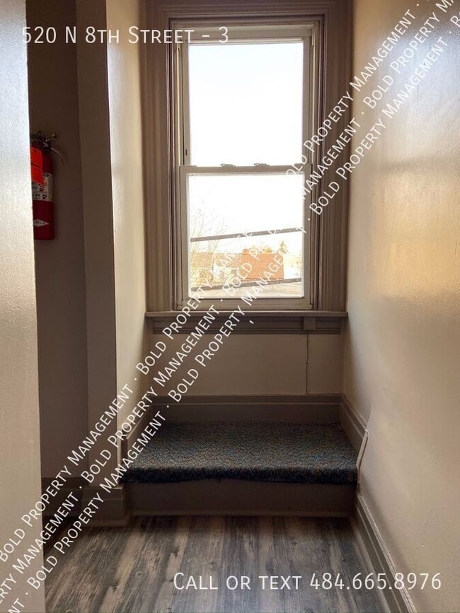 Photo - 520 N 8th St Unidad 3