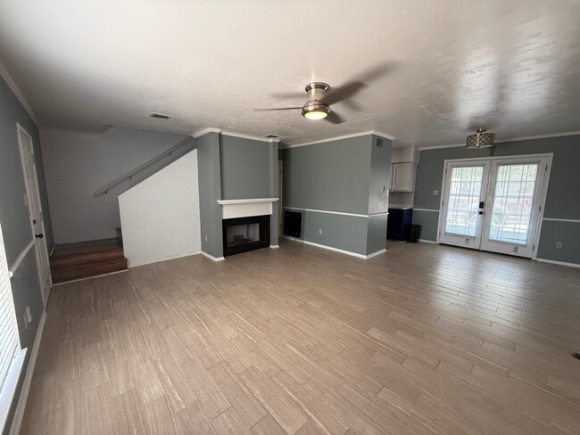 Photo - 130 Mimosa Pl