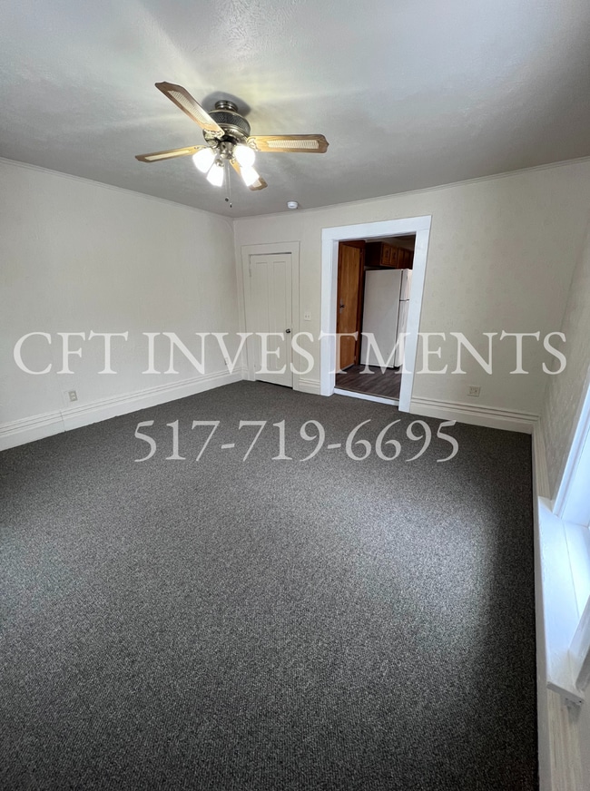 Living Room - 319 N Cochran Ave Unit 3