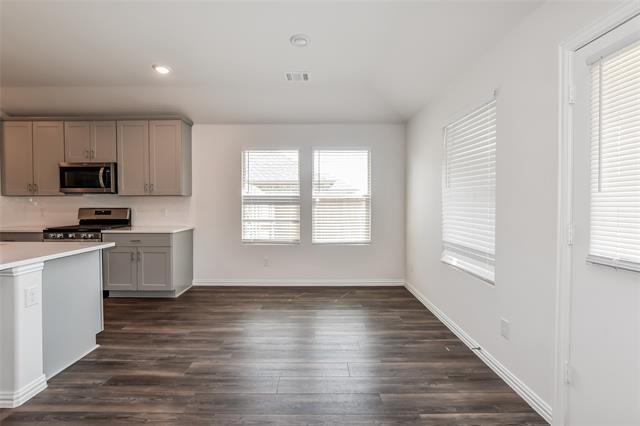 Photo - 380 Mohan Dr