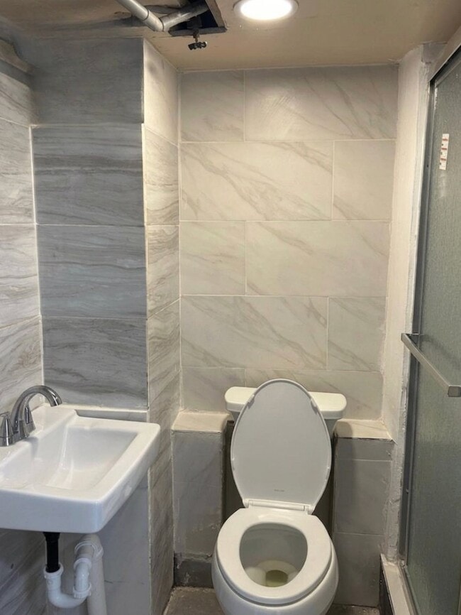 Photo - 448 E 94th St