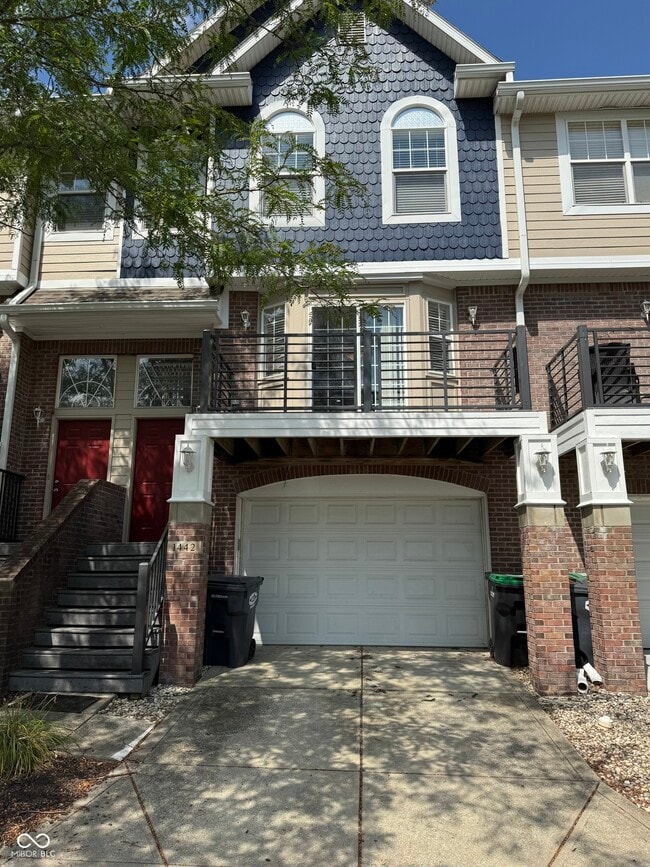 Building Photo - 1442 Oakhill Dr