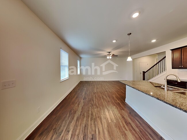 Photo - 455 Summit View Ct