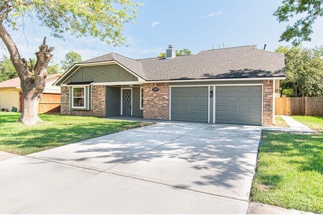 Photo - 15707 Amapola Dr