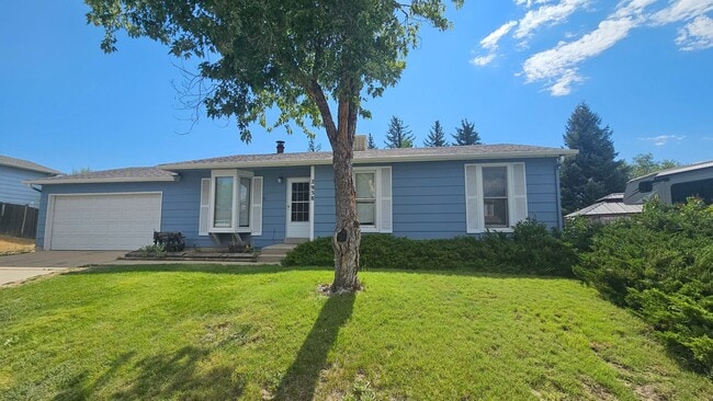 Building Photo - Nice Ranch with Huge Yard in Lac Amora!