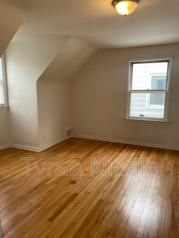 Photo - 19365 Kingsville St