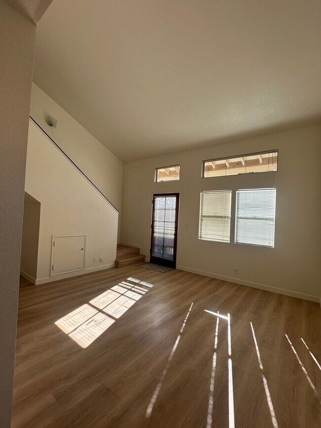 1811 Bath St Unit B