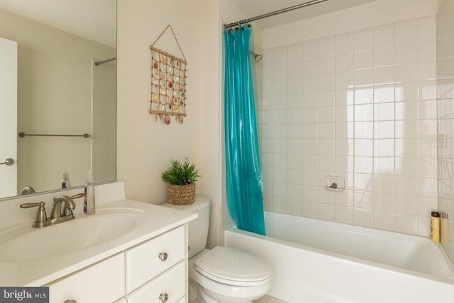 Photo - 42607 Offenham Terrace