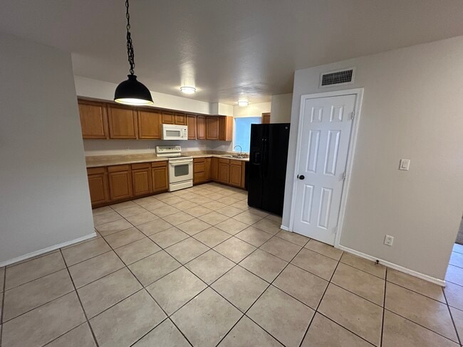 Photo - 6150 W Mauna Loa Ln