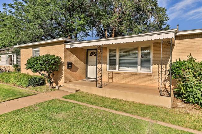 Awesome House About 6 Blocks From Campus! - Awesome House About 6 Blocks From Campus!