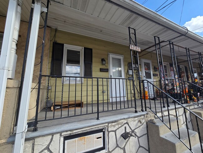 Photo - 1737 Newport Ave