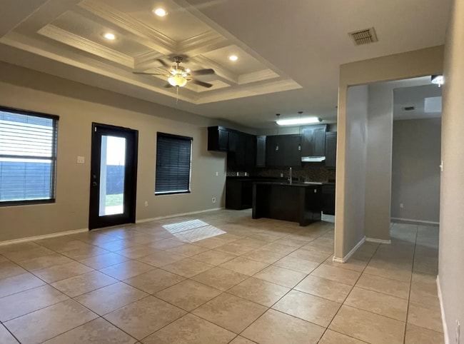 Photo - 4011 Aidin St