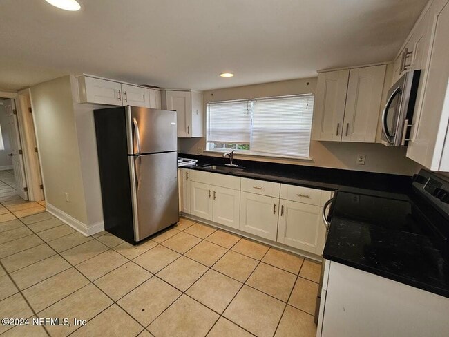 Photo - 925 Phillips St Unit 1