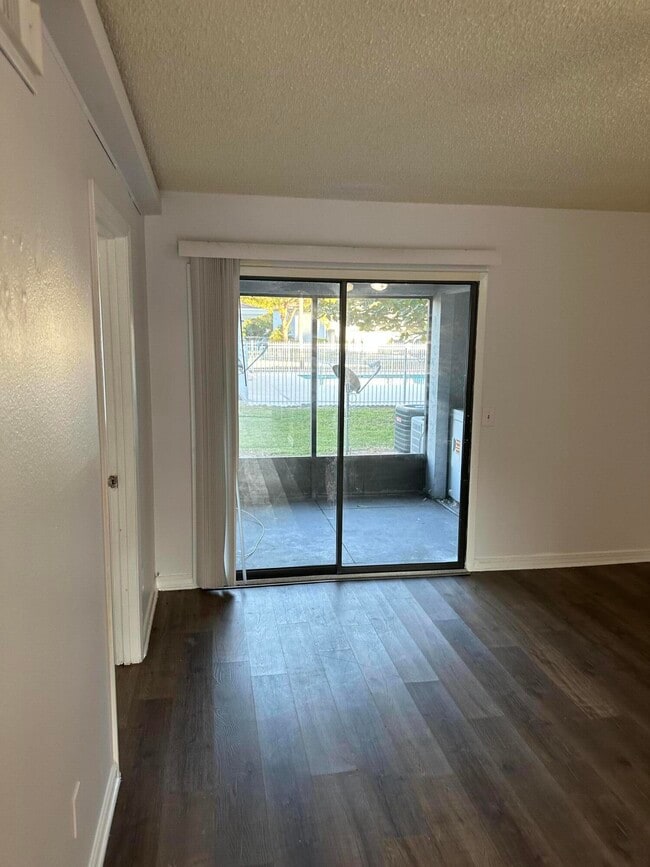 Photo - 617 Ixoria Ave Unit 2a