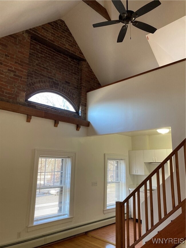 Photo - 451 Franklin St