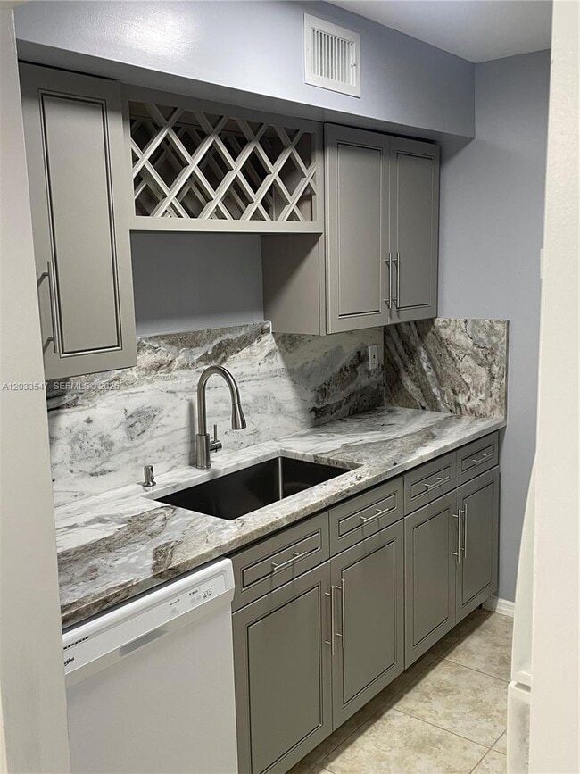 Building Photo - 2916 NW 55th Ave Unit 2A